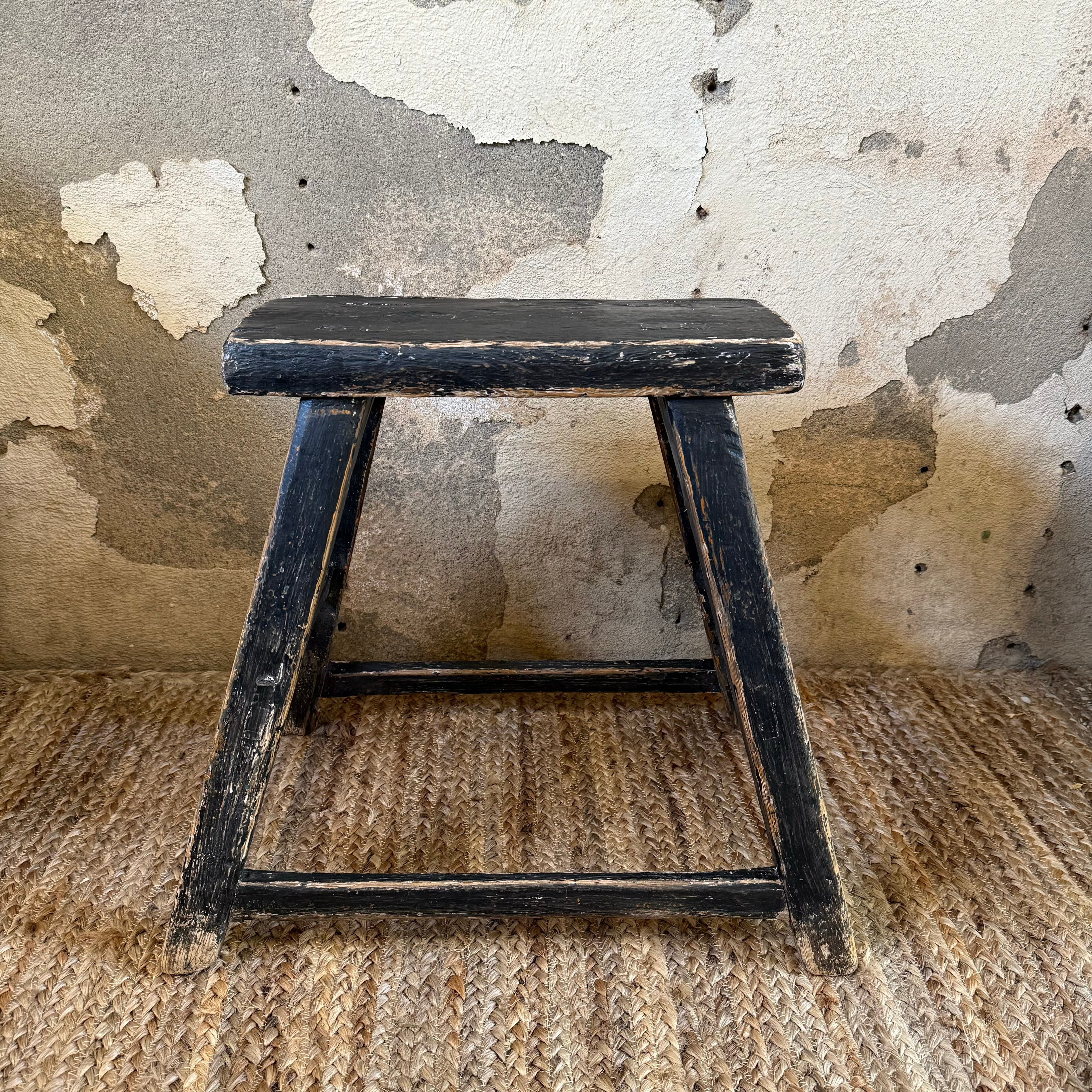 Wooden Stool, Noir